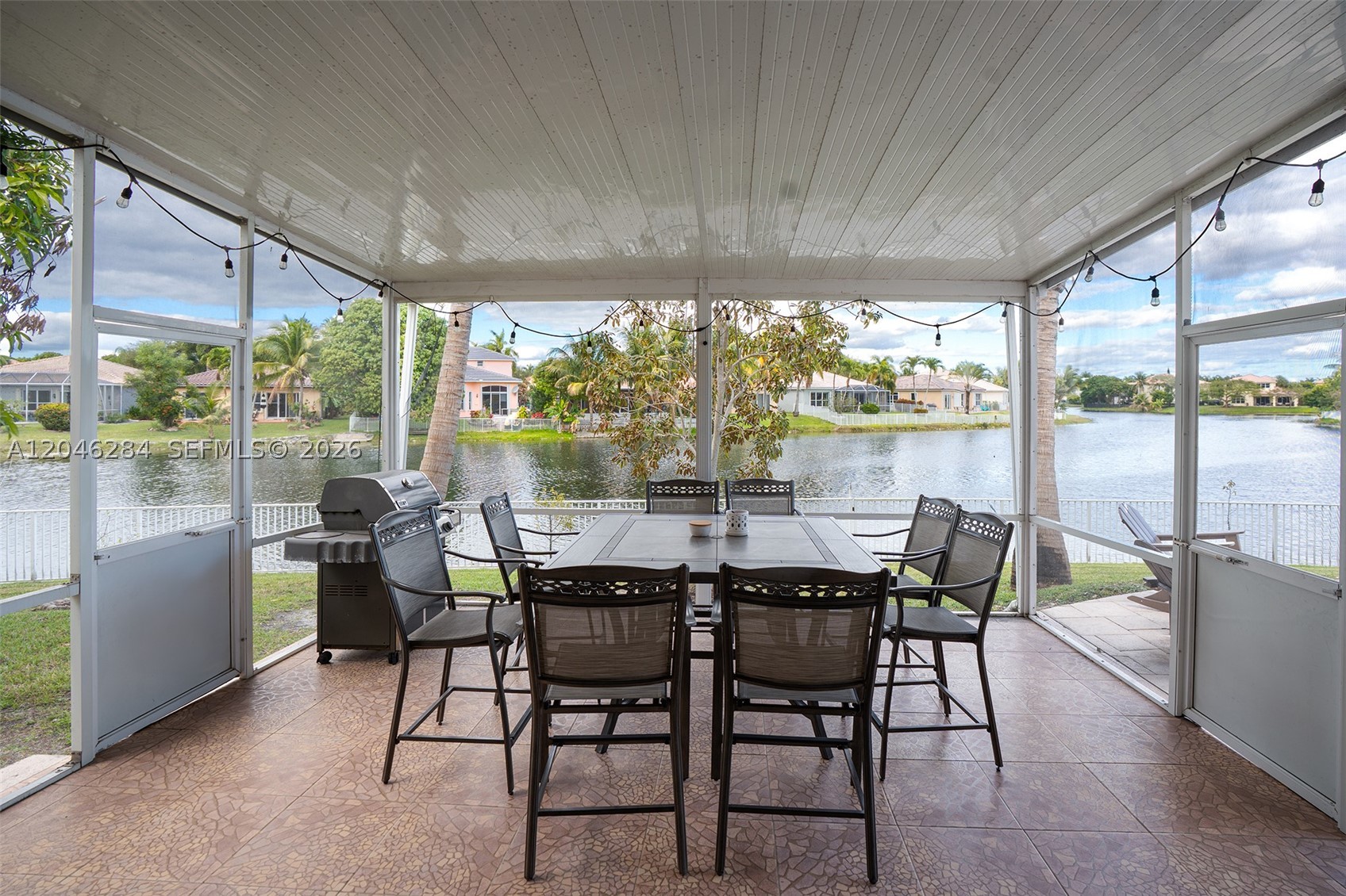 POD 10 AT MONARCH LAKES - Residential