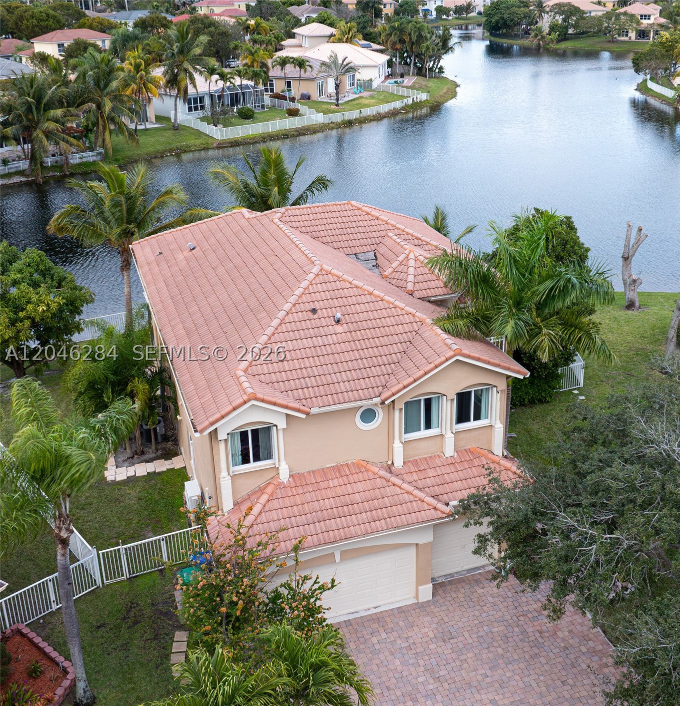 POD 10 AT MONARCH LAKES - Residential