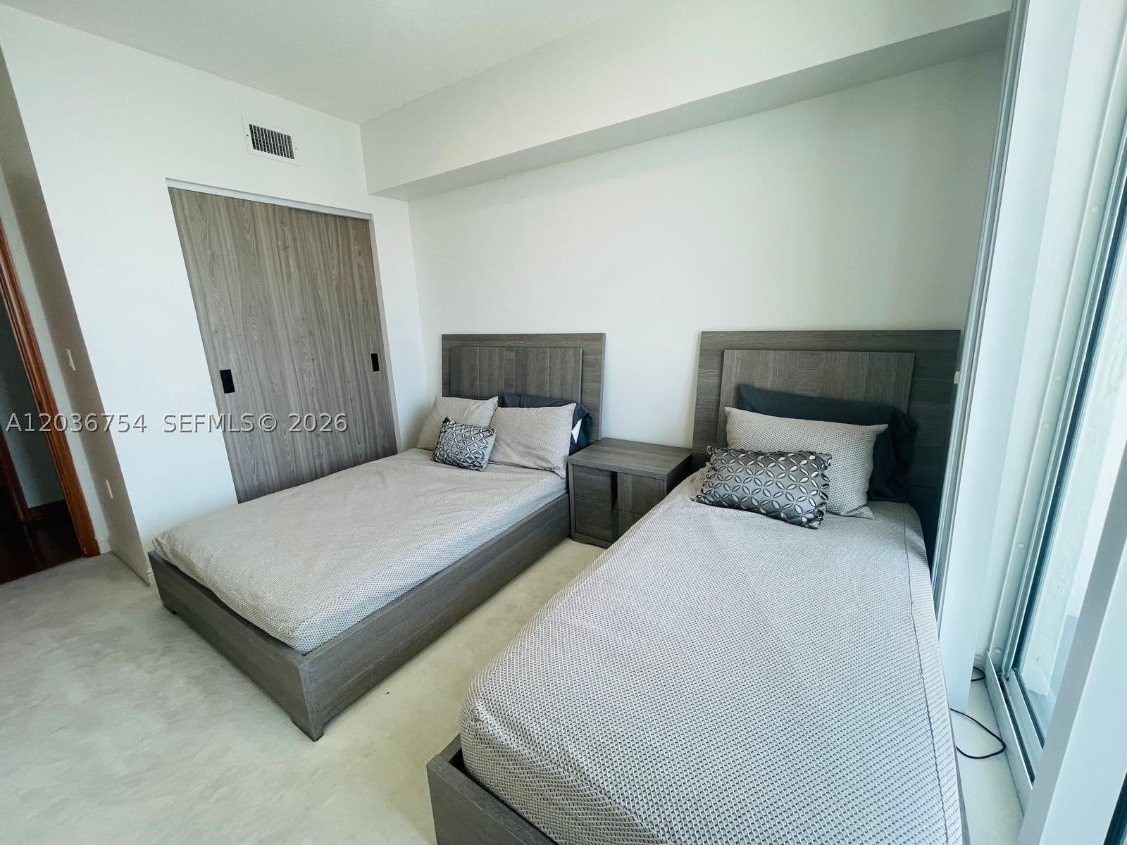 DUO CONDOMINIUM EAST - Residential Lease