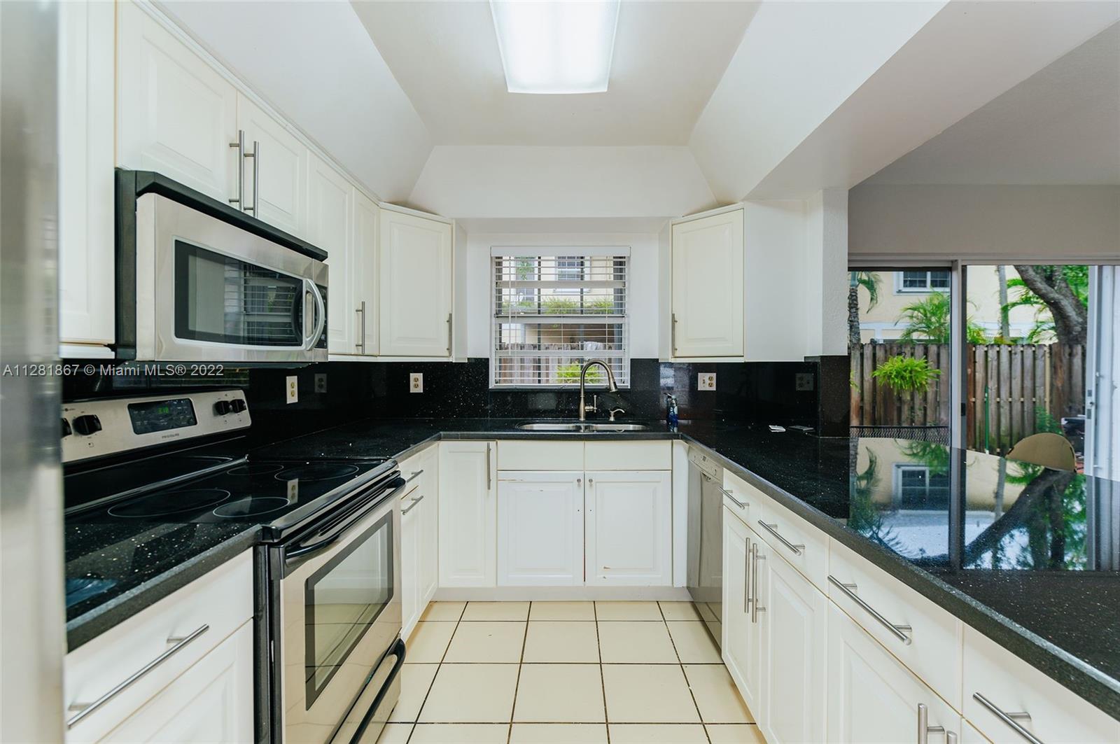 FLAMINGO GARDENS PH 5 - Residential Lease