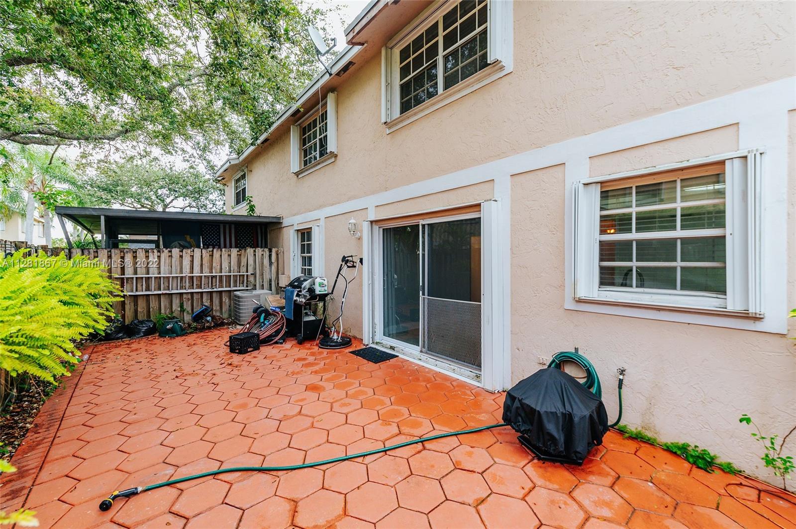 FLAMINGO GARDENS PH 5 - Residential Lease