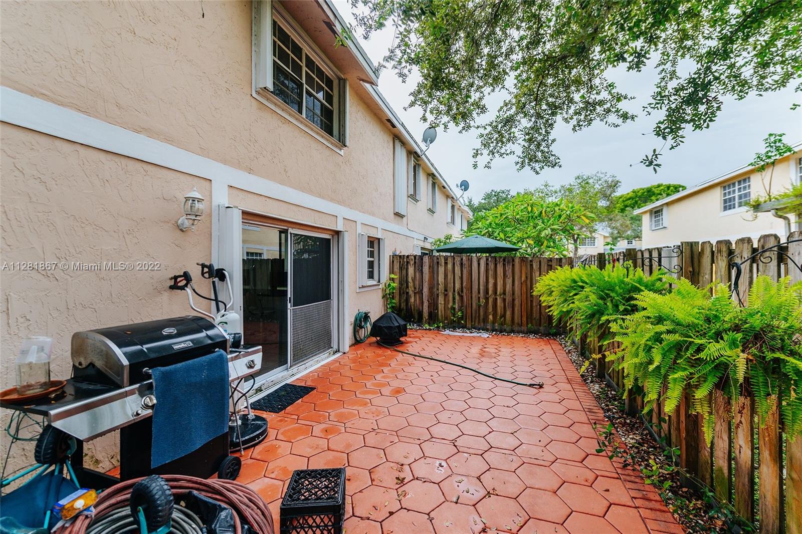 FLAMINGO GARDENS PH 5 - Residential Lease