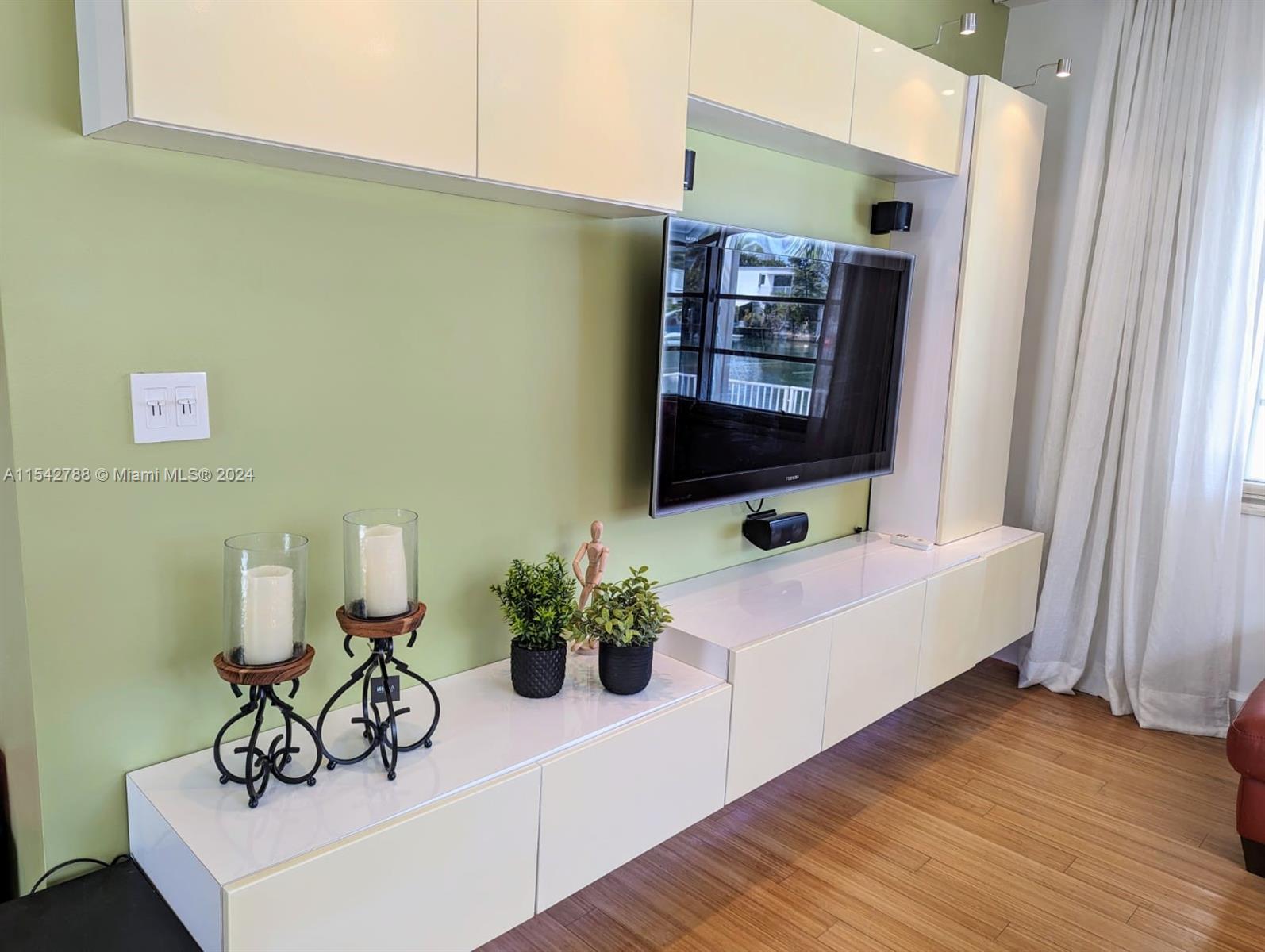 ISLAND POINT SOUTH CONDO - Residential Lease