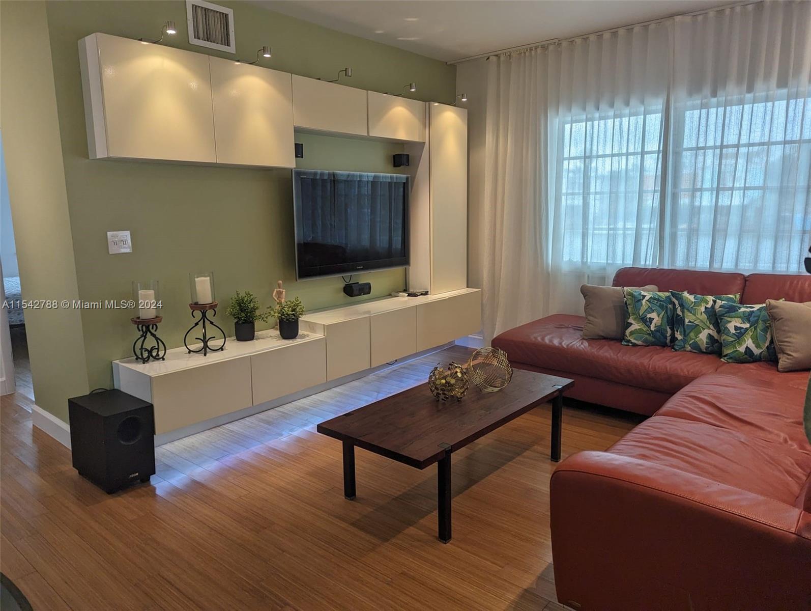ISLAND POINT SOUTH CONDO - Residential Lease