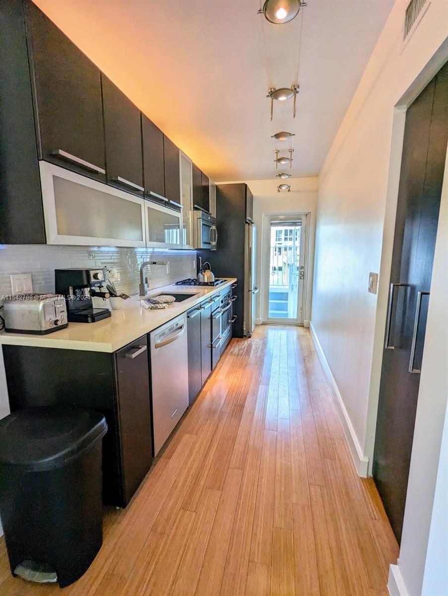 ISLAND POINT SOUTH CONDO - Residential Lease