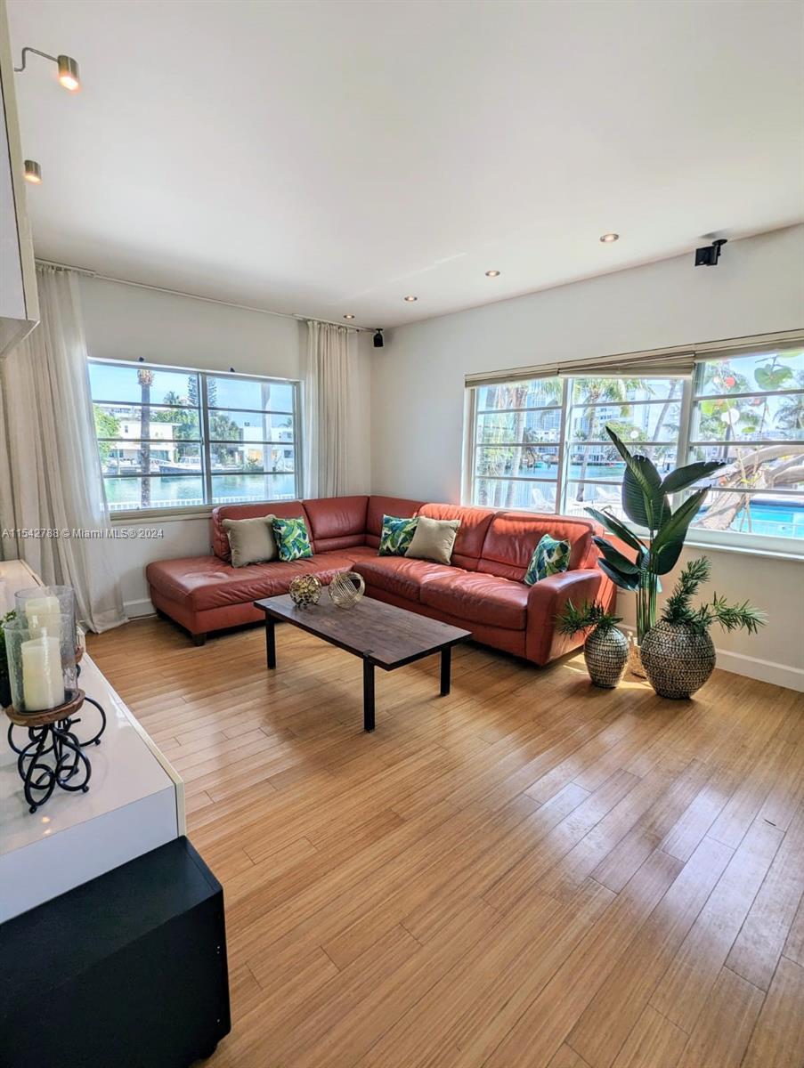 ISLAND POINT SOUTH CONDO - Residential Lease