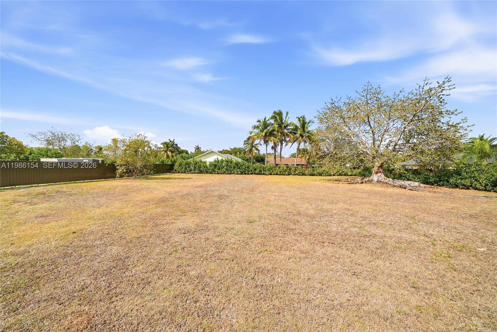 05 57 39 N110FT OF E120FT - Land
