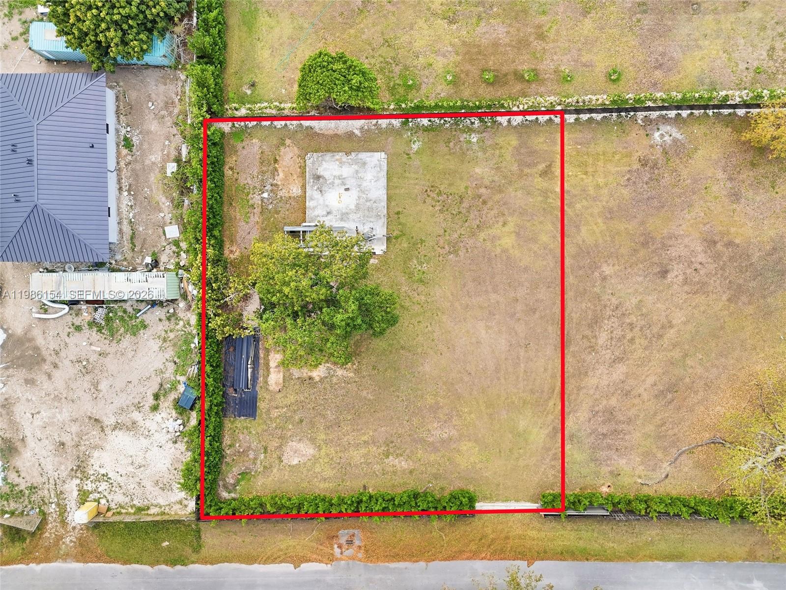 05 57 39 N110FT OF E120FT - Land