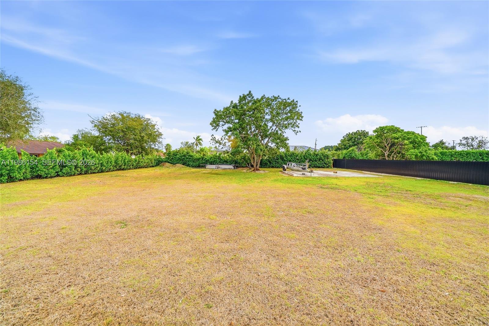 05 57 39 N110FT OF E120FT - Land