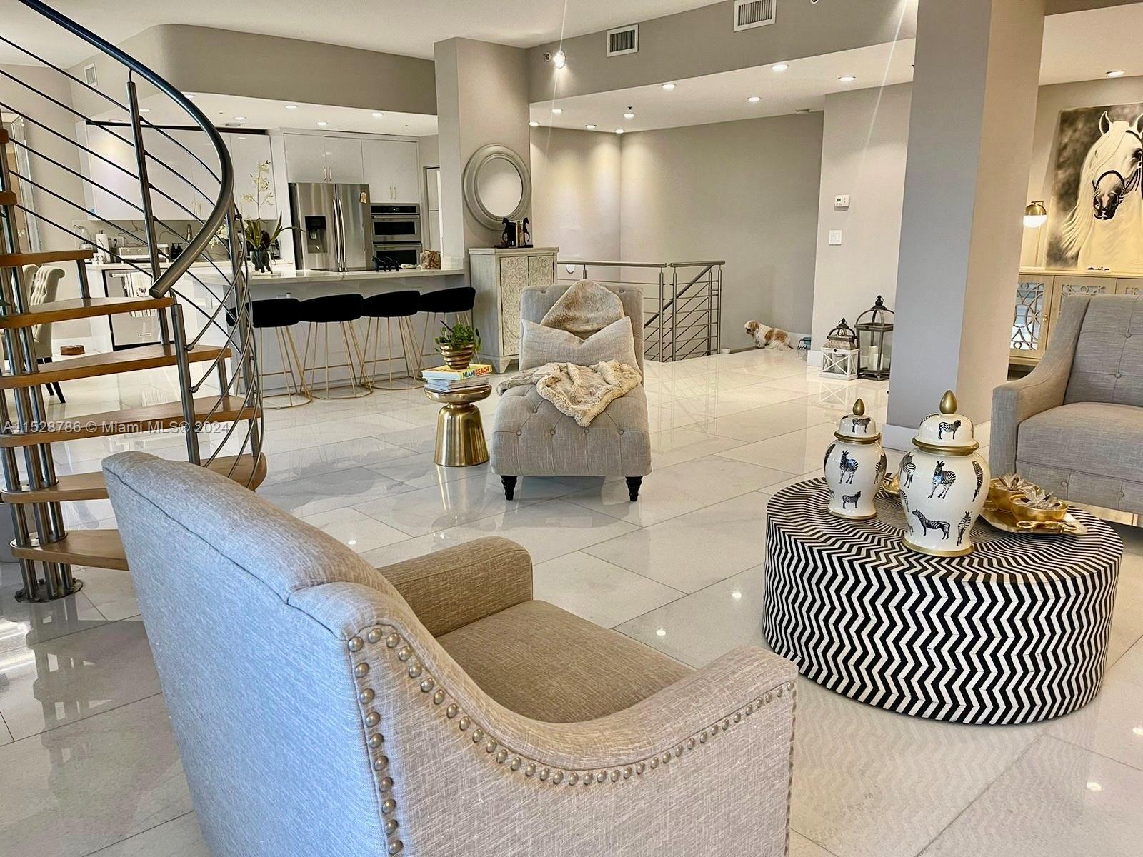 DELVISTA TOWERS CONDO - Residential