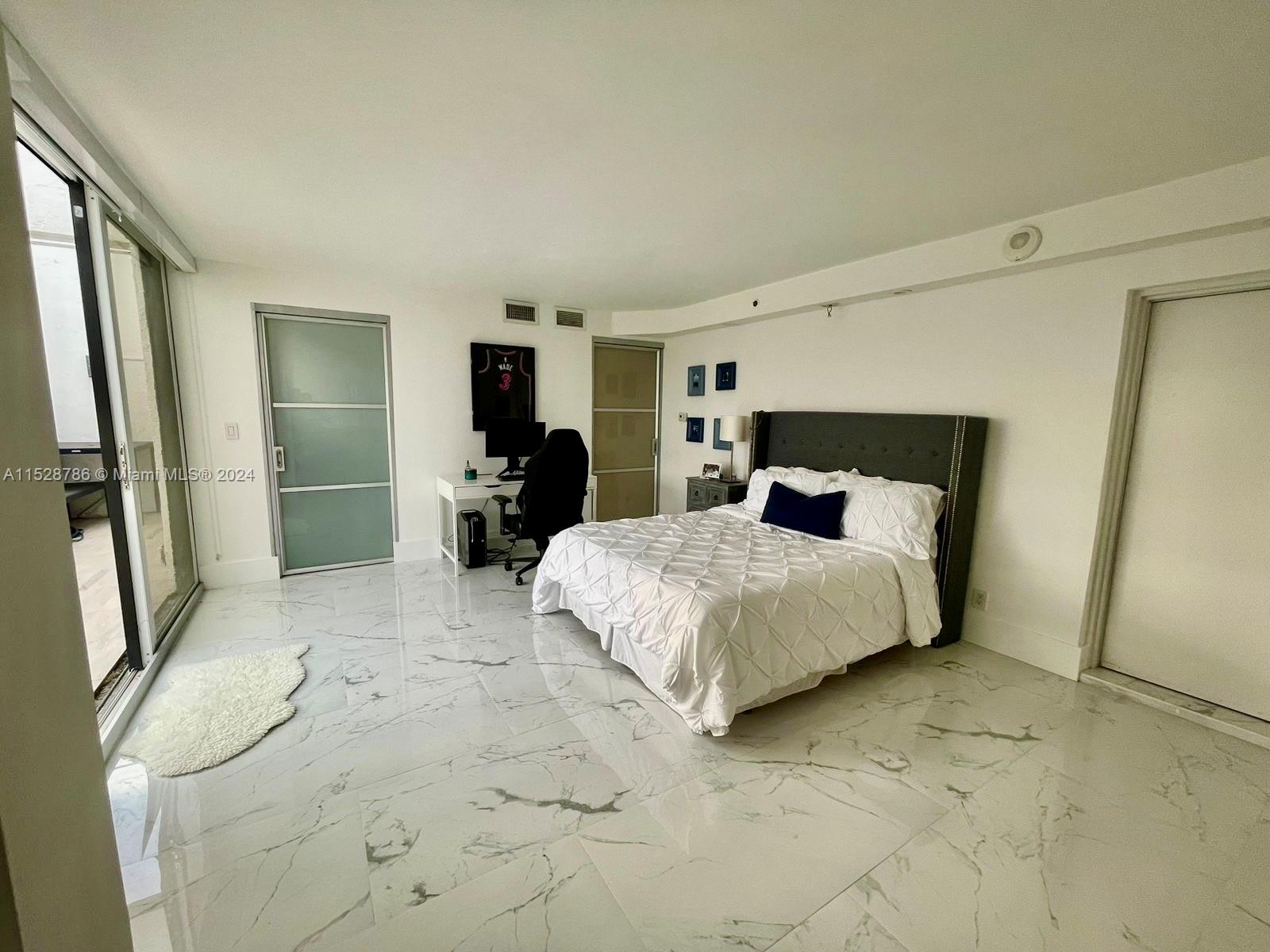 DELVISTA TOWERS CONDO - Residential