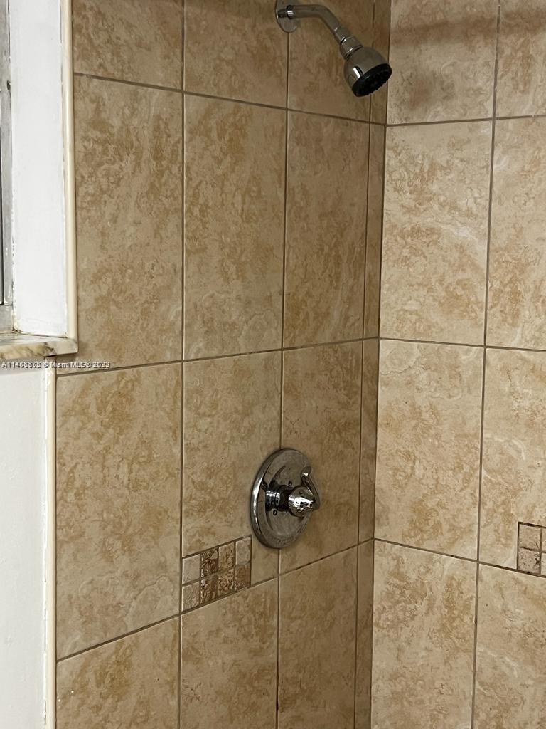 POLYNESIAN GARDENS CONDOM - Residential Lease