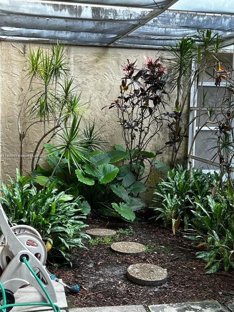 POLYNESIAN GARDENS CONDOM - Residential Lease