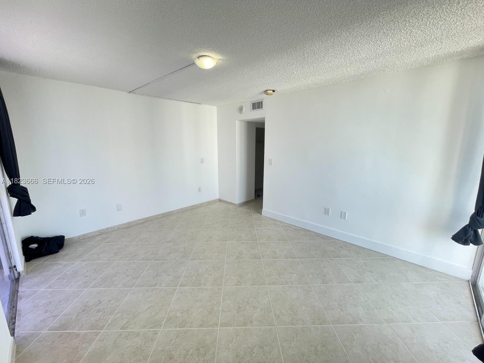 FLAMENCO CONDO TOWER I - Residential