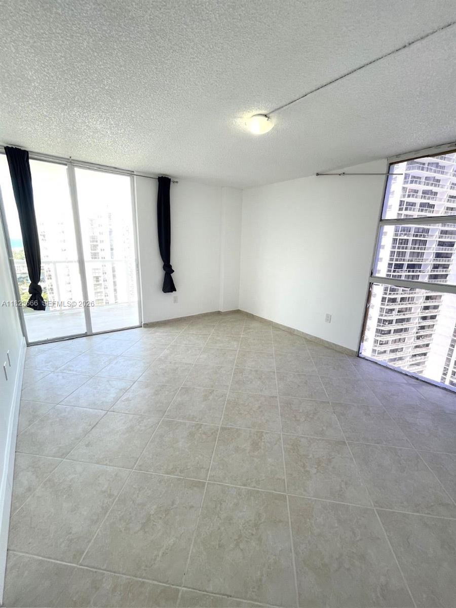 FLAMENCO CONDO TOWER I - Residential