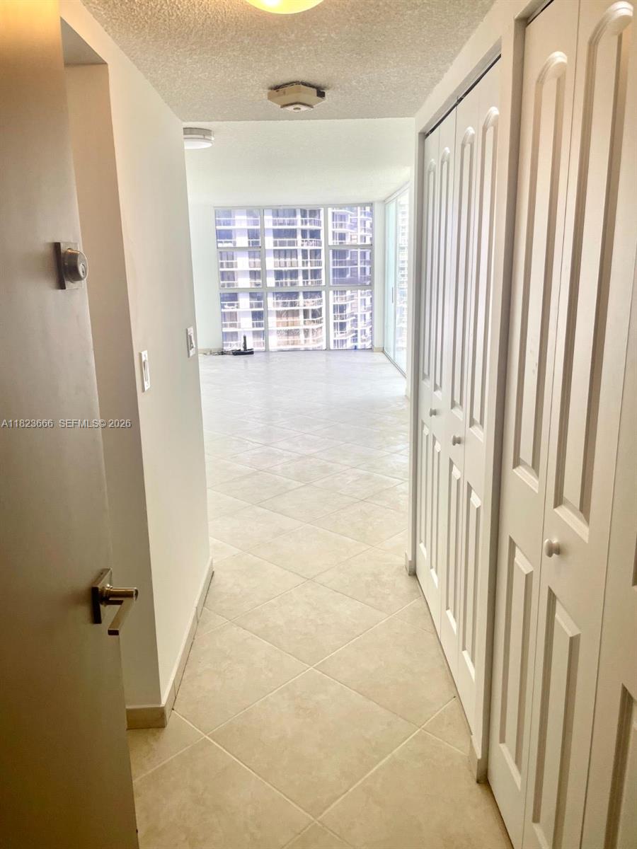 FLAMENCO CONDO TOWER I - Residential