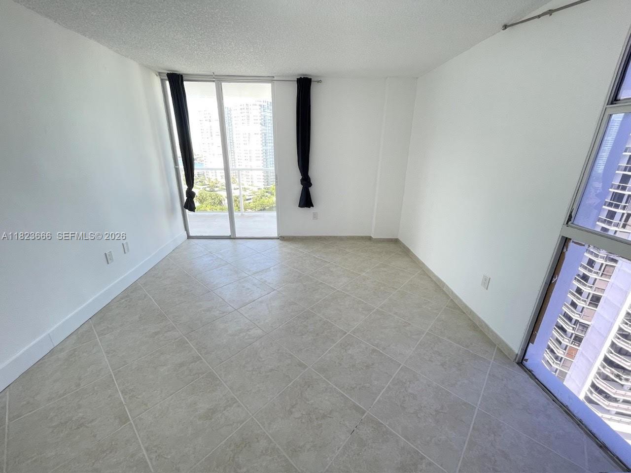 FLAMENCO CONDO TOWER I - Residential