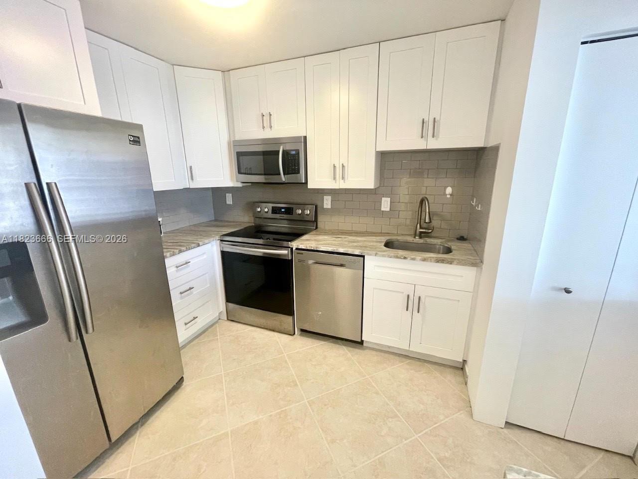 FLAMENCO CONDO TOWER I - Residential