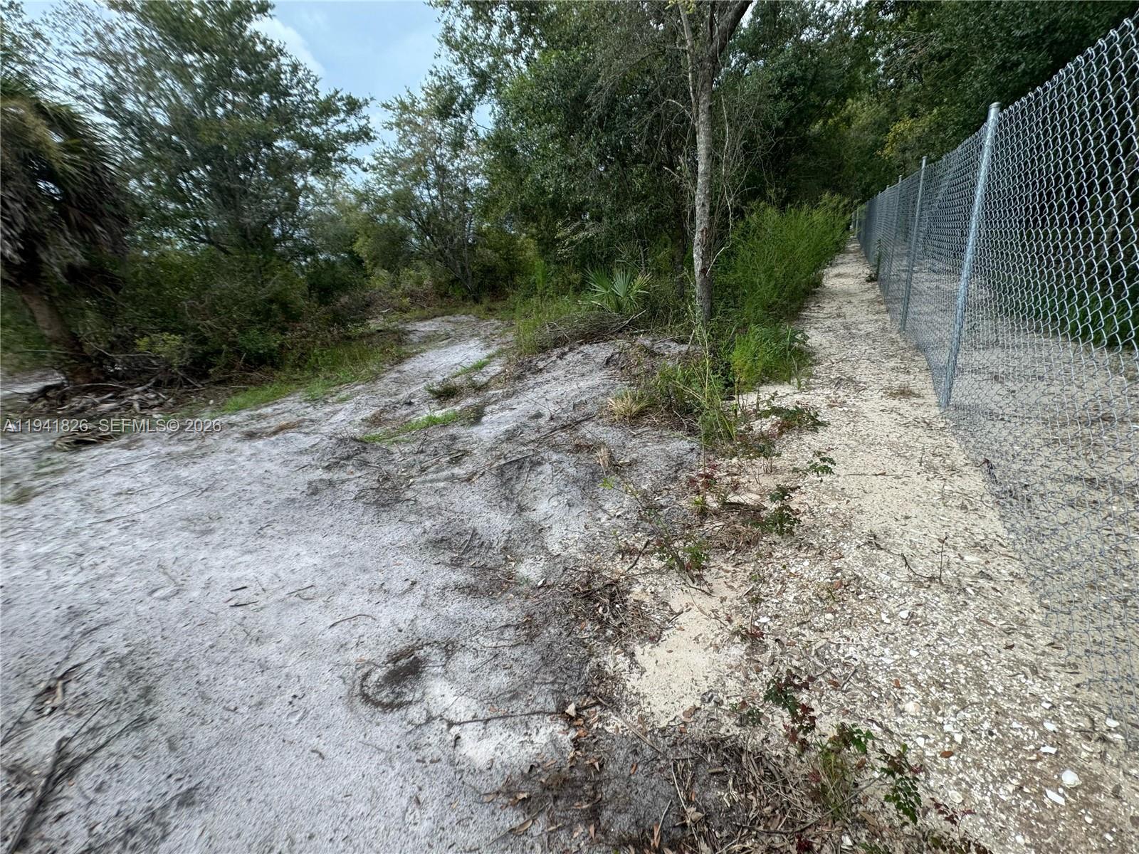 Okeechobee - Land