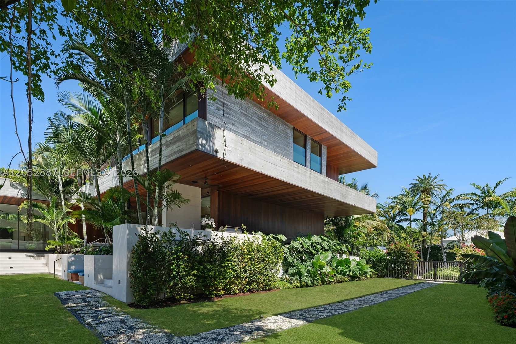 SUNSET ISLANDS-ISLAND NO 3 - Residential Lease