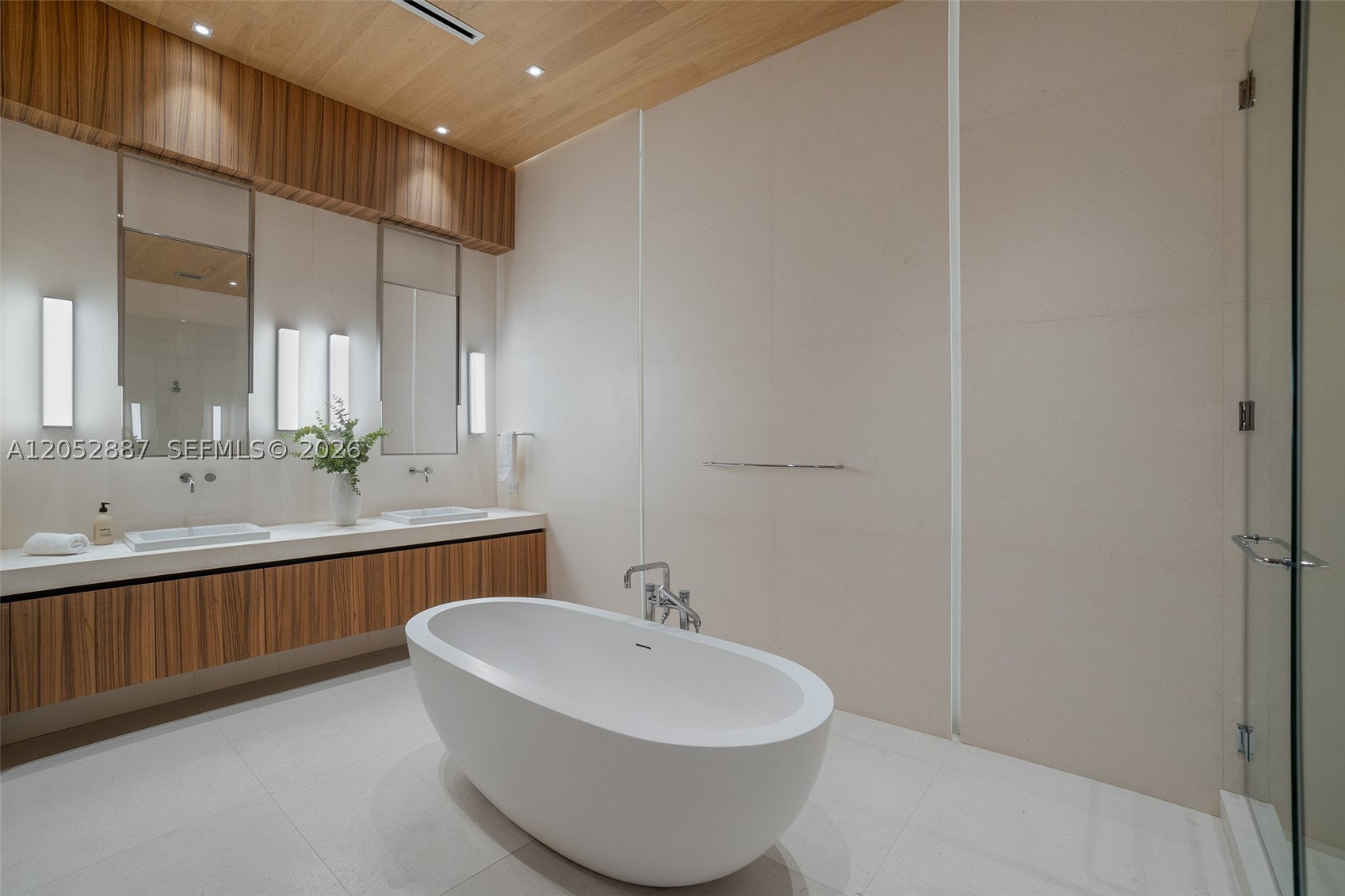 SUNSET ISLANDS-ISLAND NO 3 - Residential Lease