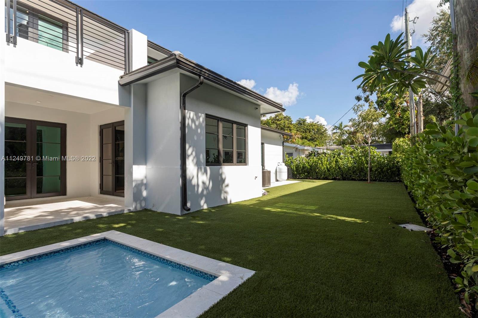 CORAL GABLES RIVIERA SEC - Residential
