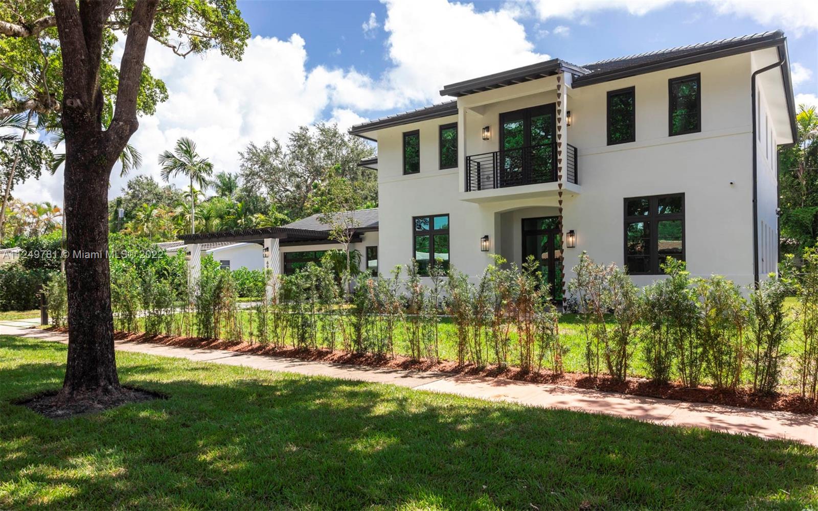 CORAL GABLES RIVIERA SEC - Residential