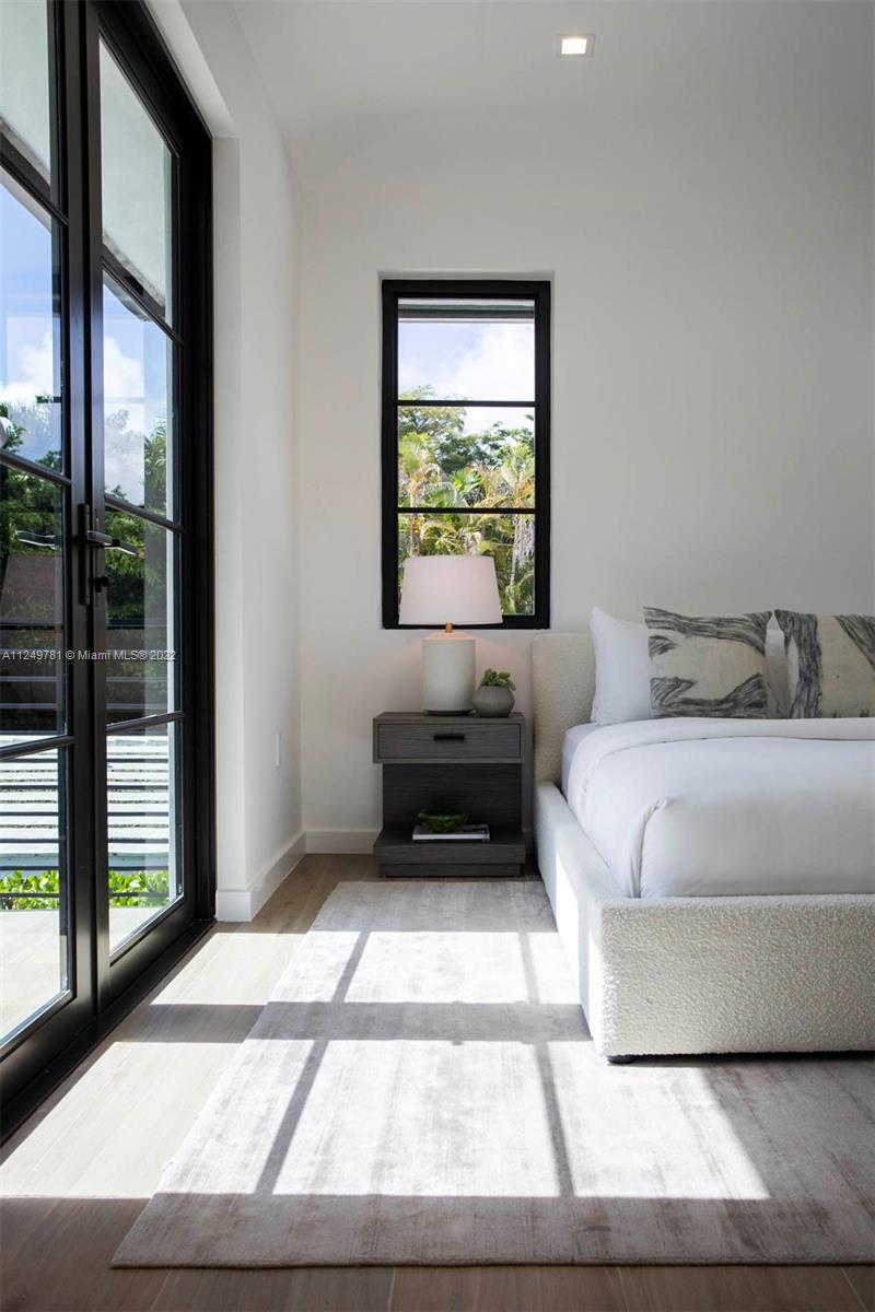 CORAL GABLES RIVIERA SEC - Residential