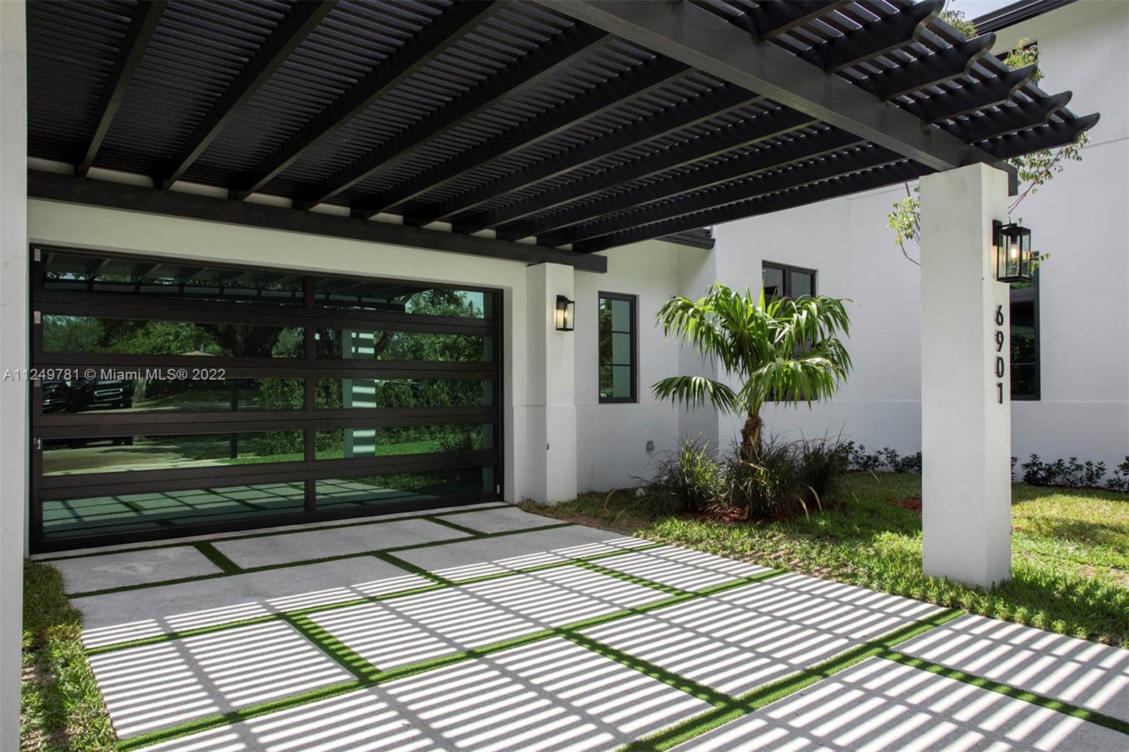 CORAL GABLES RIVIERA SEC - Residential