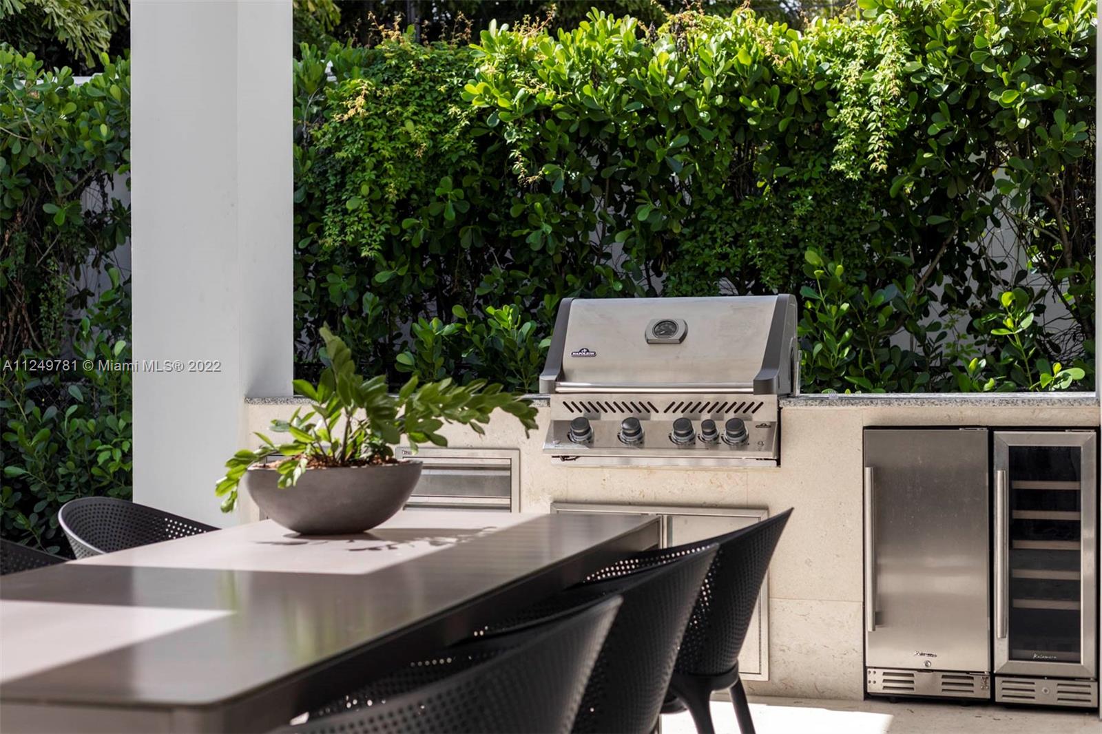 CORAL GABLES RIVIERA SEC - Residential