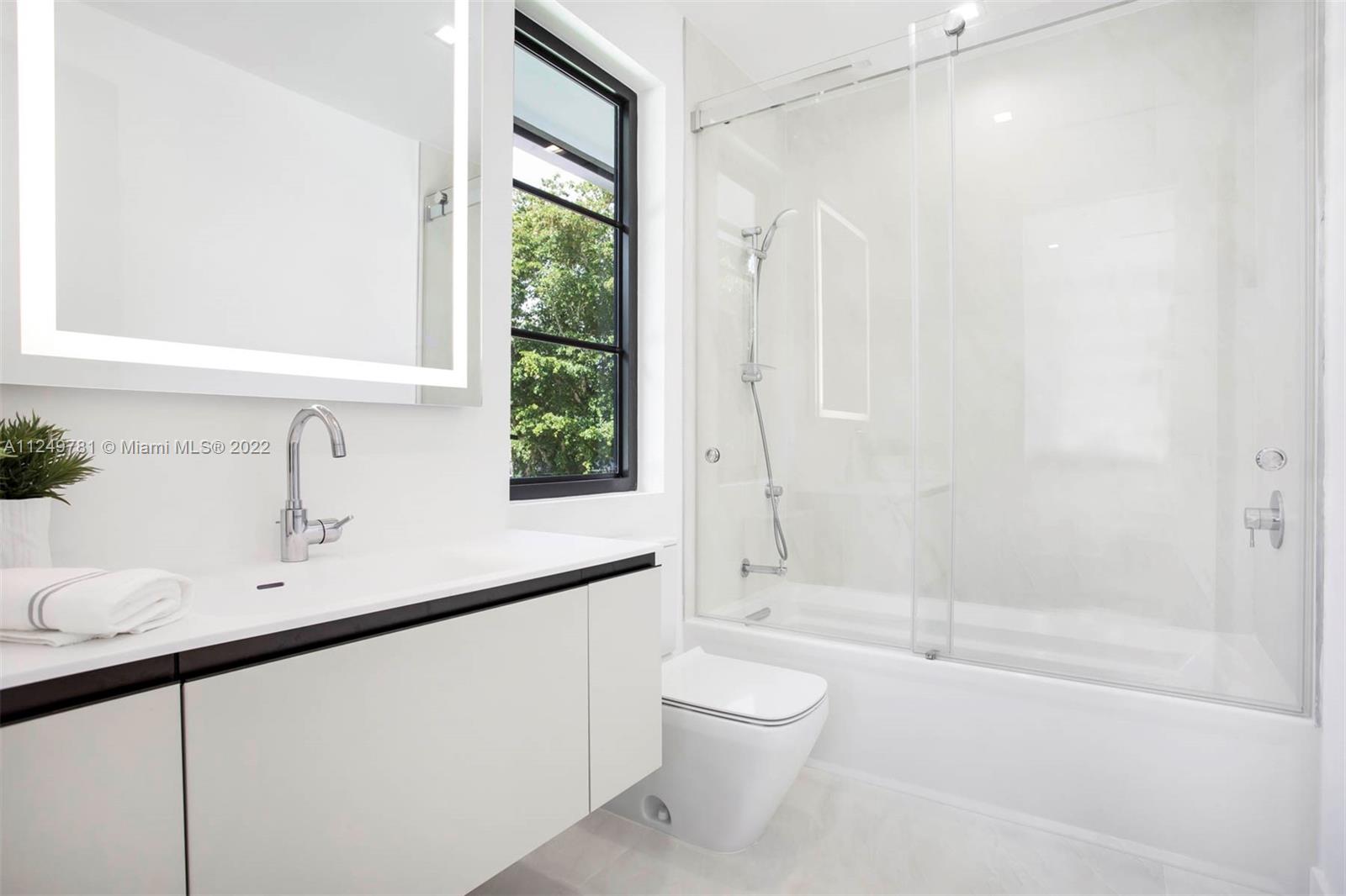 CORAL GABLES RIVIERA SEC - Residential