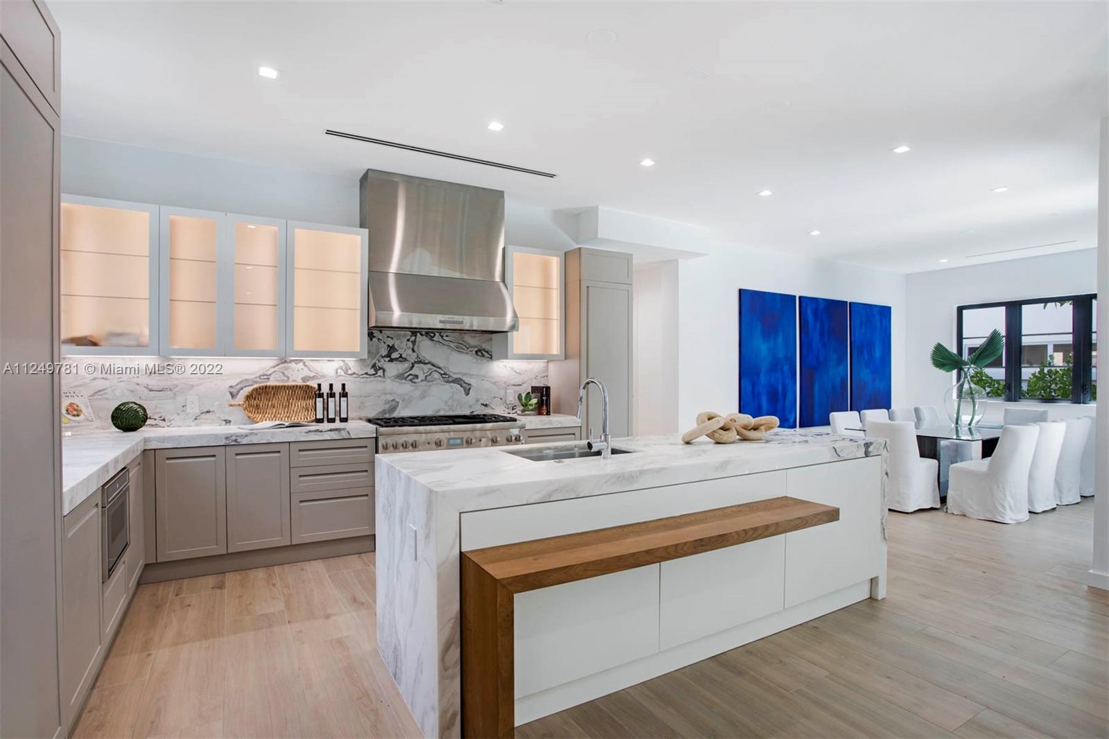 CORAL GABLES RIVIERA SEC - Residential