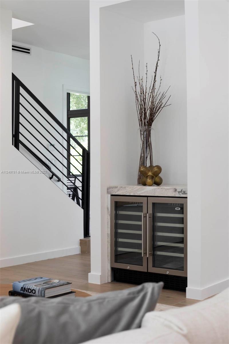 CORAL GABLES RIVIERA SEC - Residential