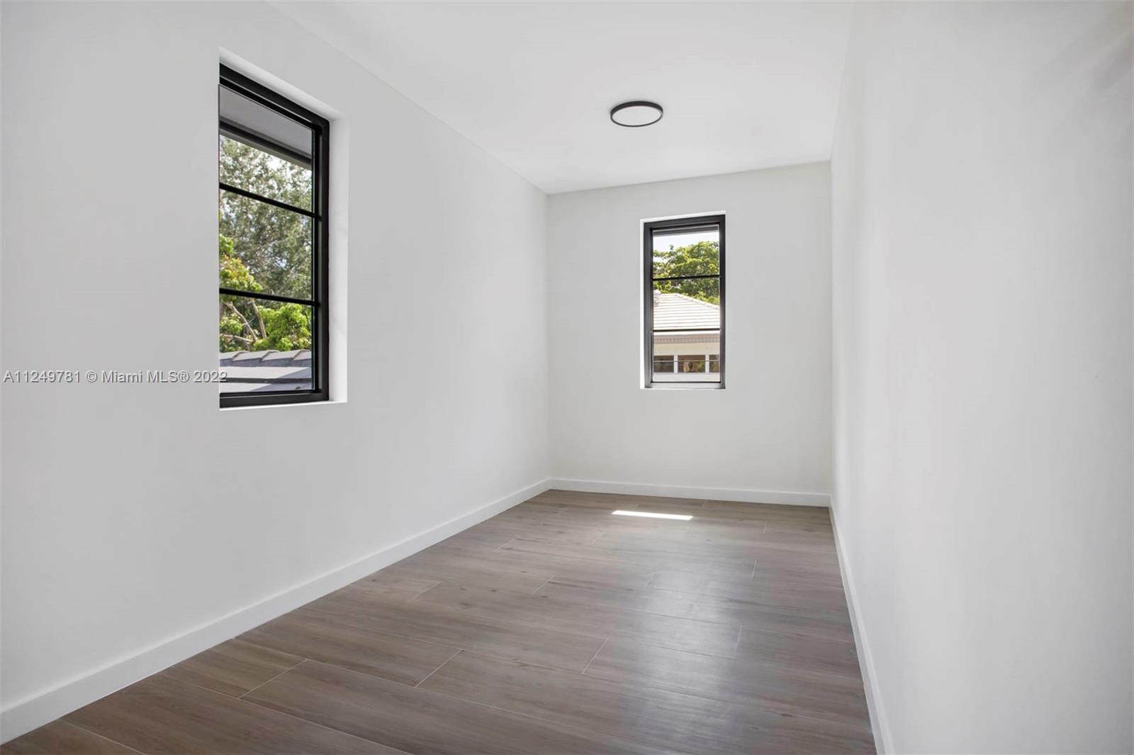 CORAL GABLES RIVIERA SEC - Residential