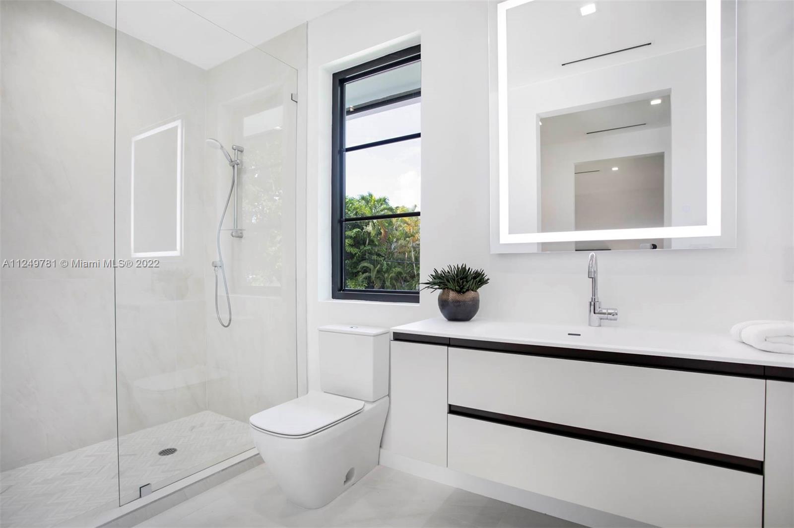 CORAL GABLES RIVIERA SEC - Residential