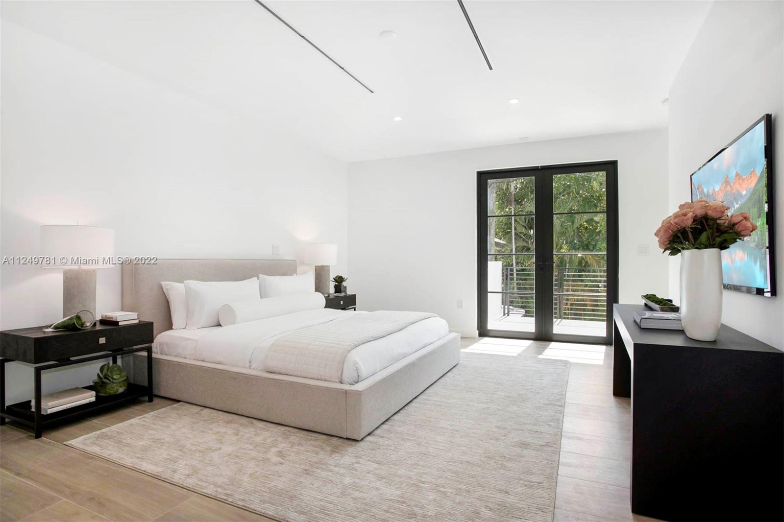 CORAL GABLES RIVIERA SEC - Residential
