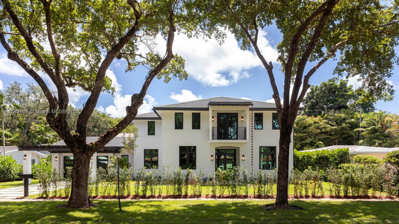 CORAL GABLES RIVIERA SEC - Residential
