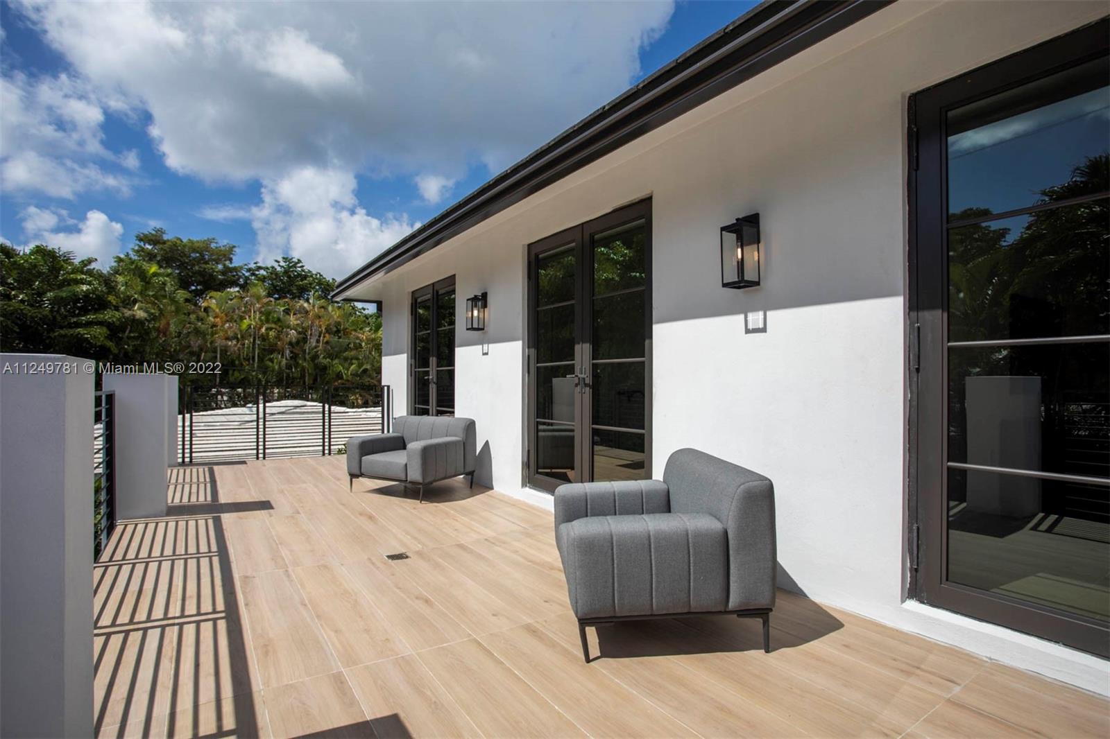 CORAL GABLES RIVIERA SEC - Residential