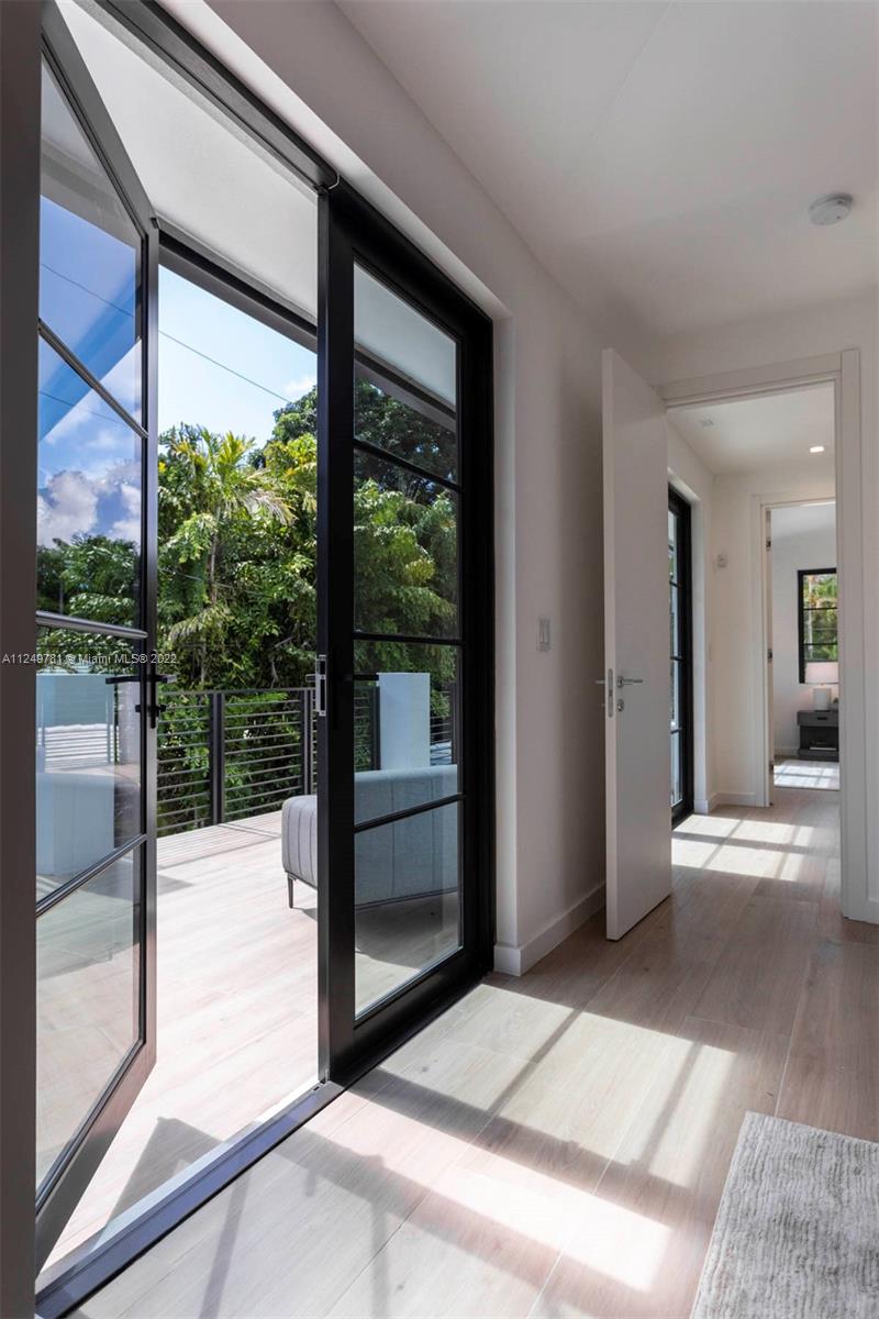 CORAL GABLES RIVIERA SEC - Residential