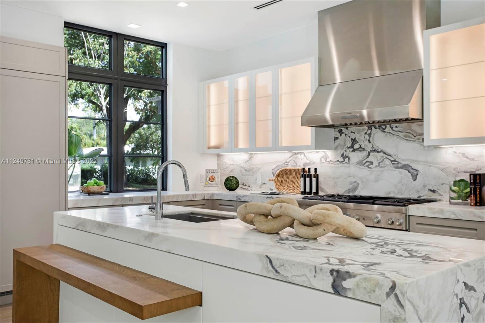 CORAL GABLES RIVIERA SEC - Residential