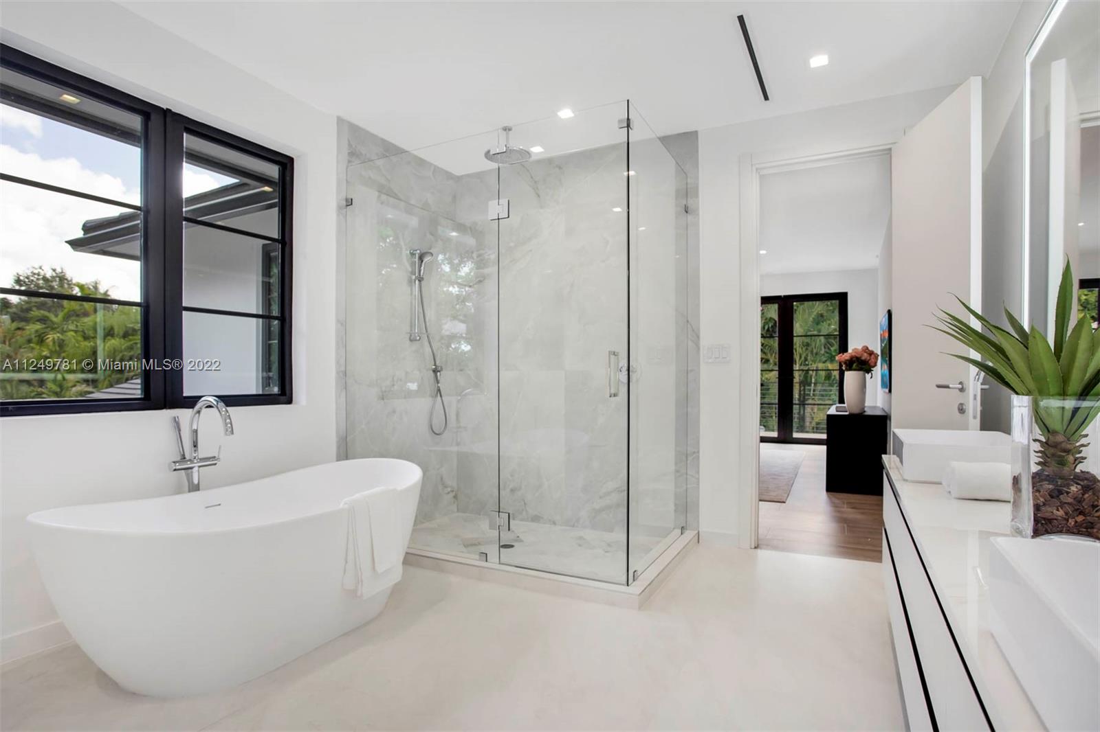 CORAL GABLES RIVIERA SEC - Residential