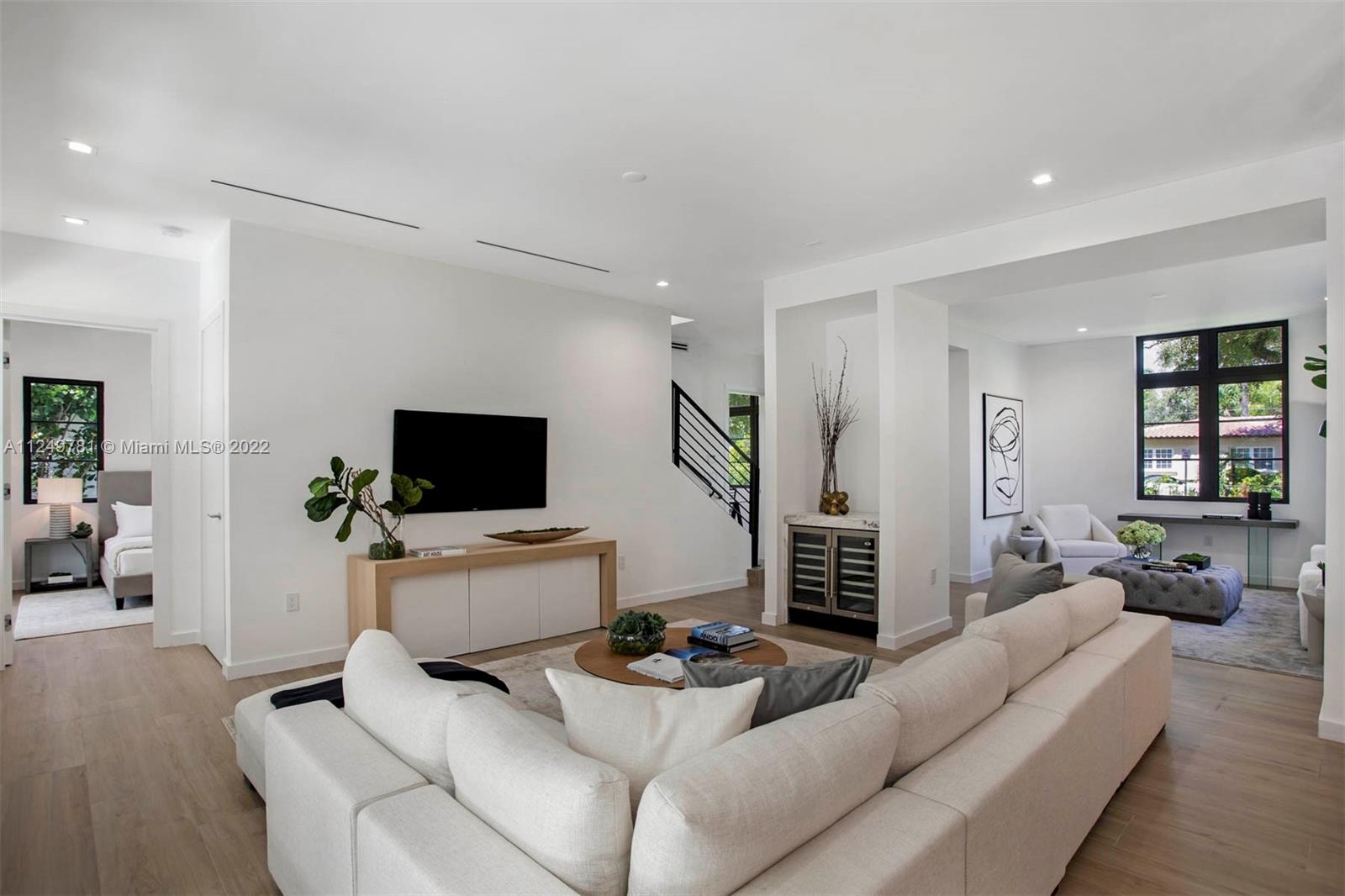 CORAL GABLES RIVIERA SEC - Residential
