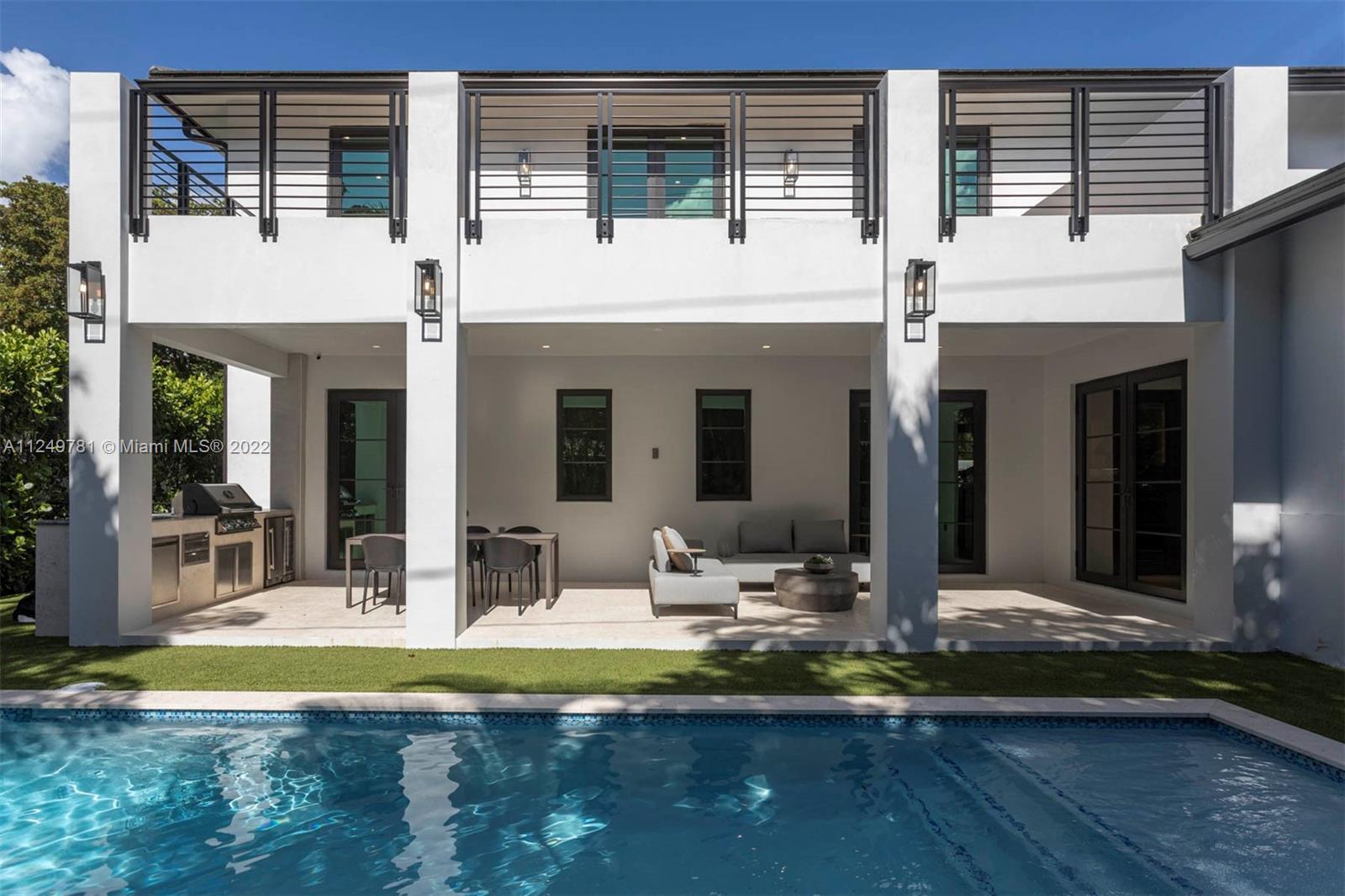 CORAL GABLES RIVIERA SEC - Residential