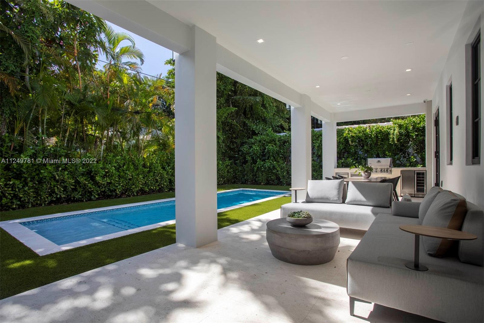 CORAL GABLES RIVIERA SEC - Residential