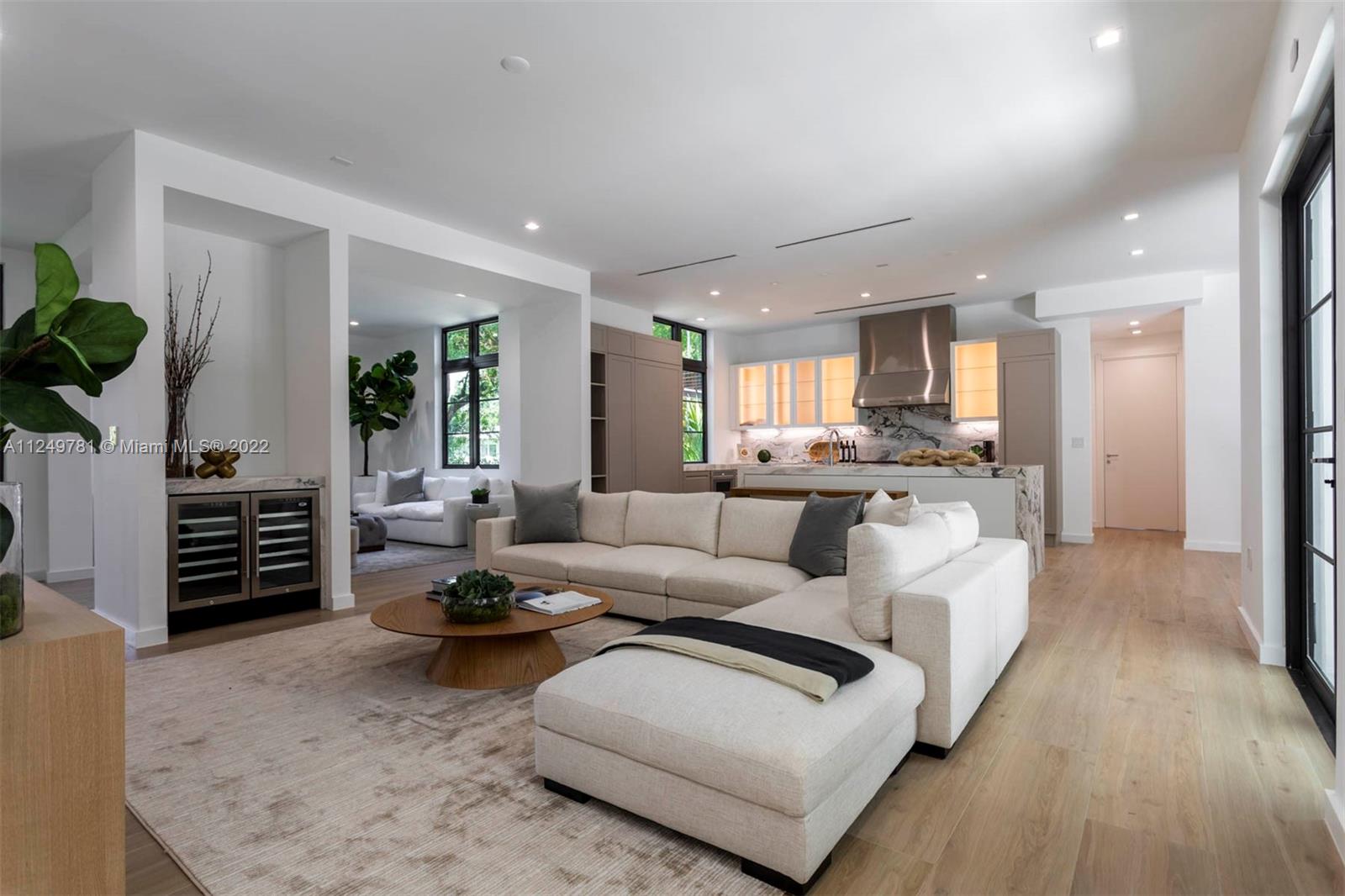 CORAL GABLES RIVIERA SEC - Residential