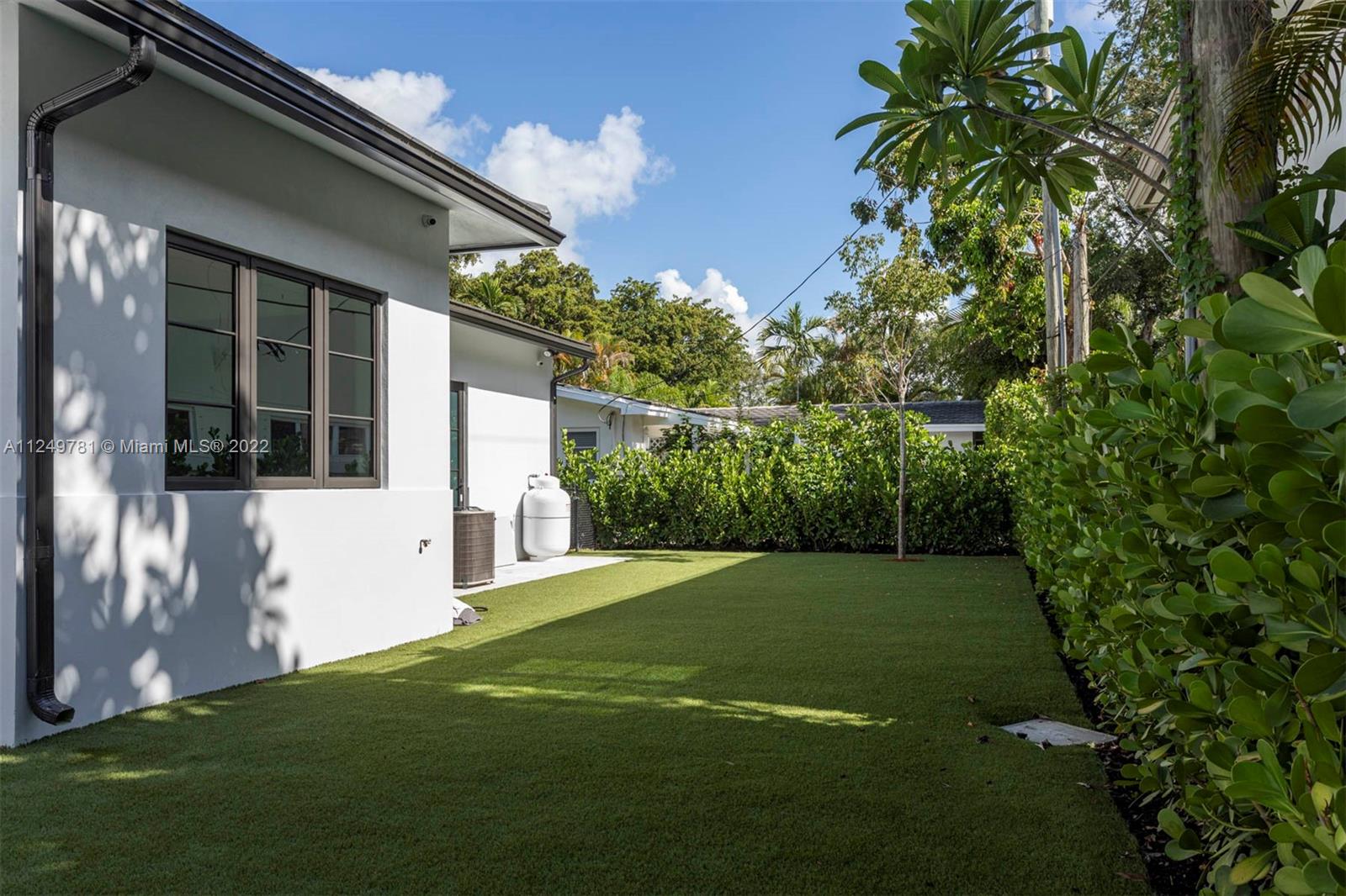 CORAL GABLES RIVIERA SEC - Residential