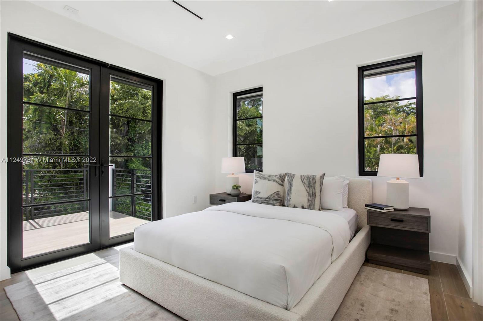 CORAL GABLES RIVIERA SEC - Residential