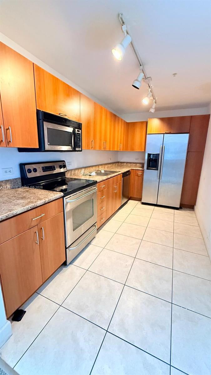 TREASURES ON THE BAY II C - Residential