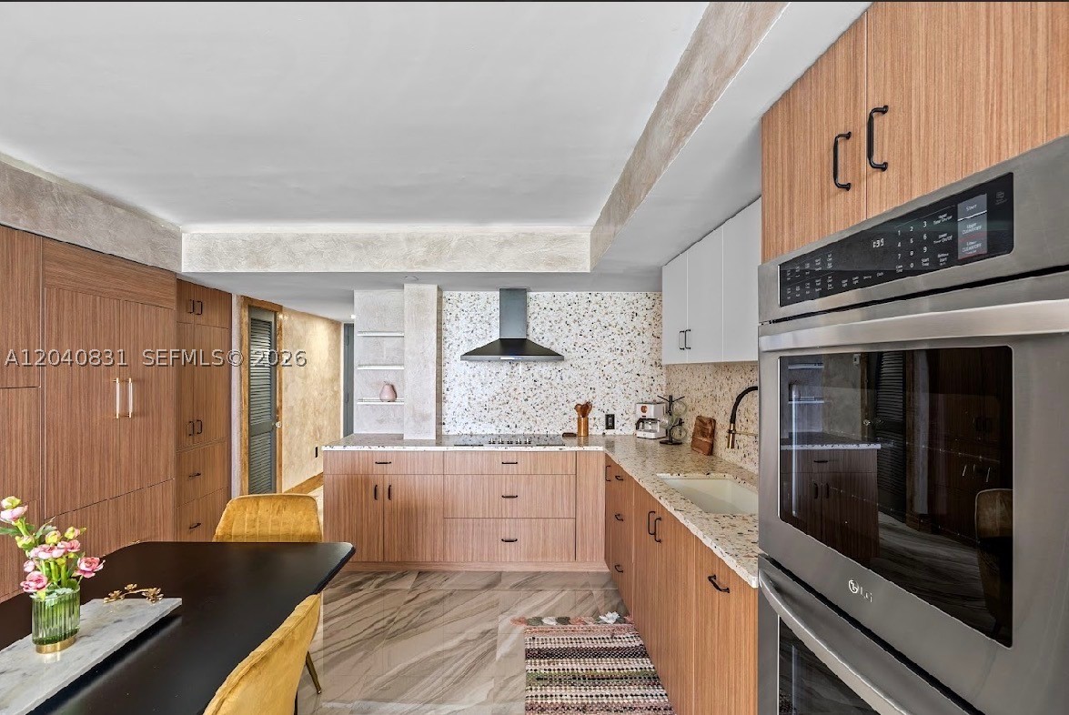 THE ROYAL CLUB CONDO - Residential