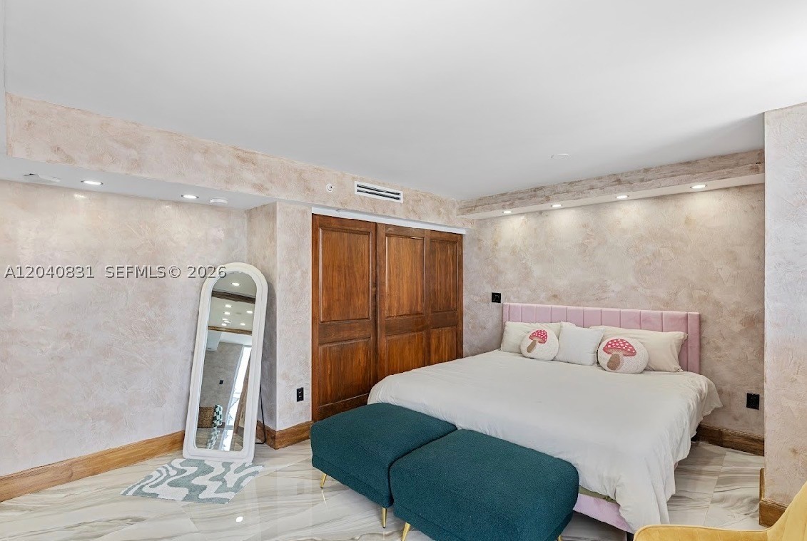 THE ROYAL CLUB CONDO - Residential